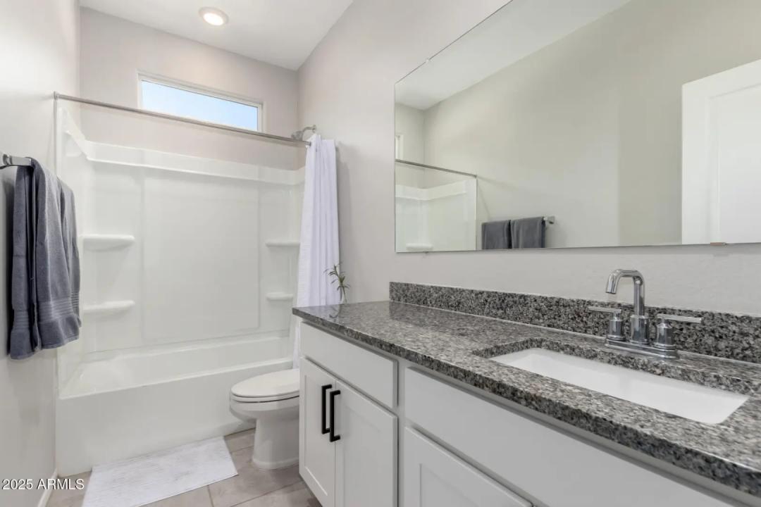 Real Estate Picture 21