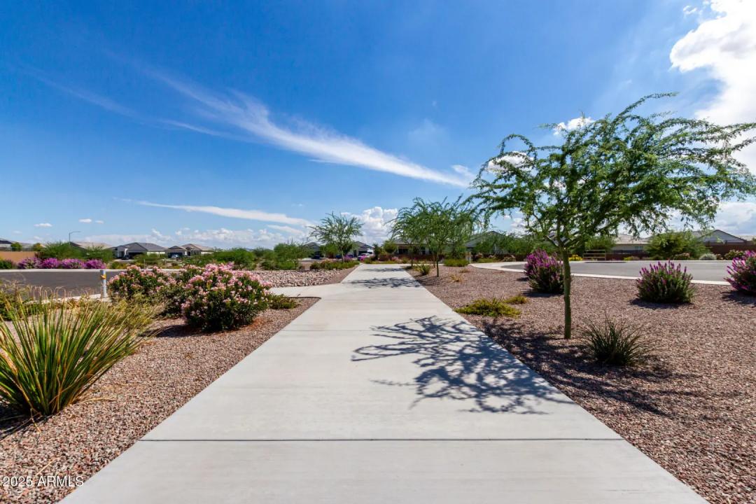 Real Estate Picture 33