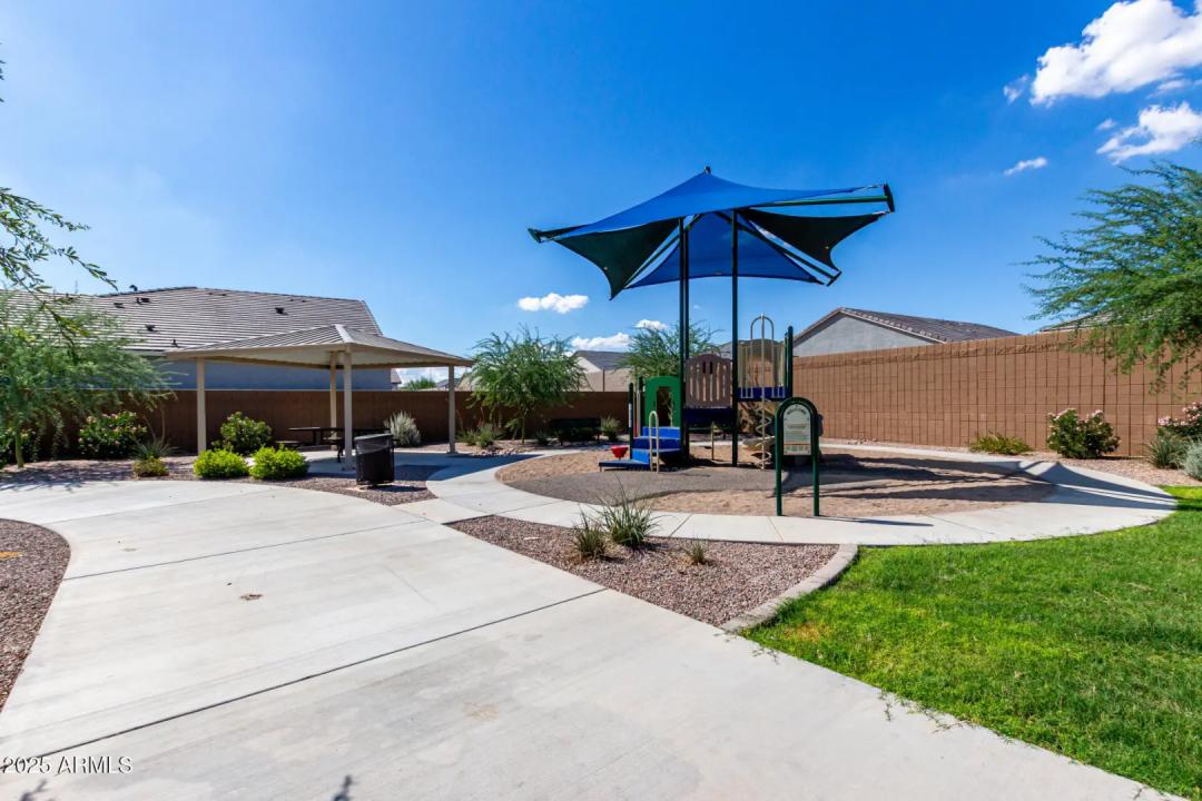 Real Estate Picture 37