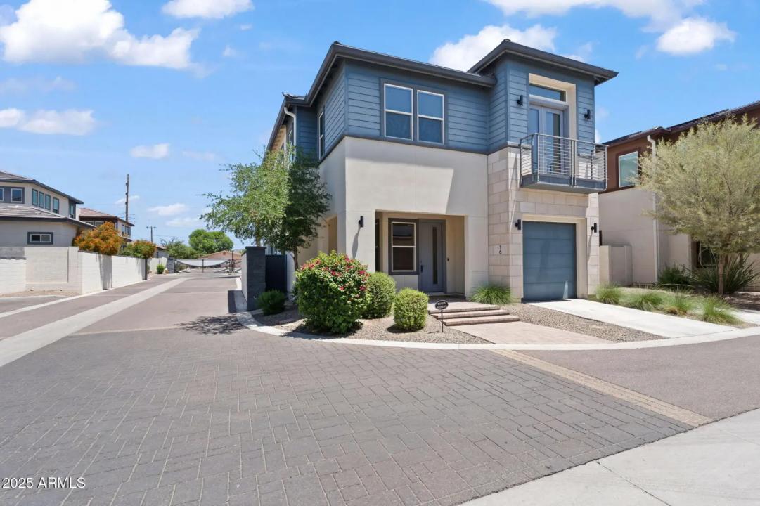 Real Estate Picture 3