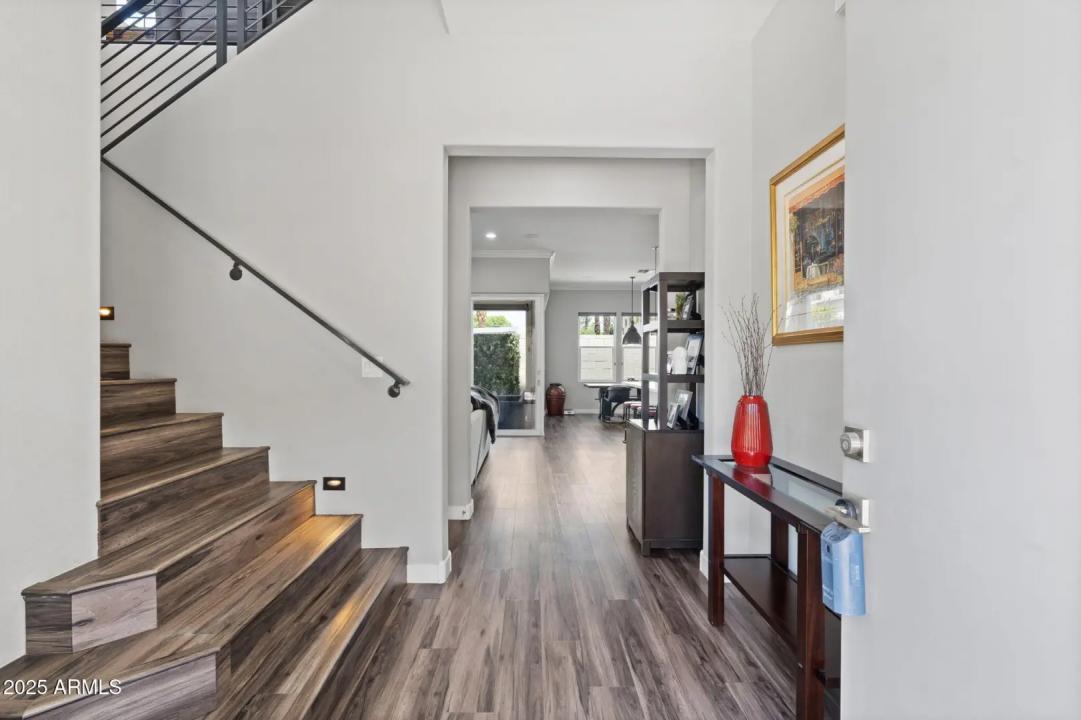 Real Estate Picture 5
