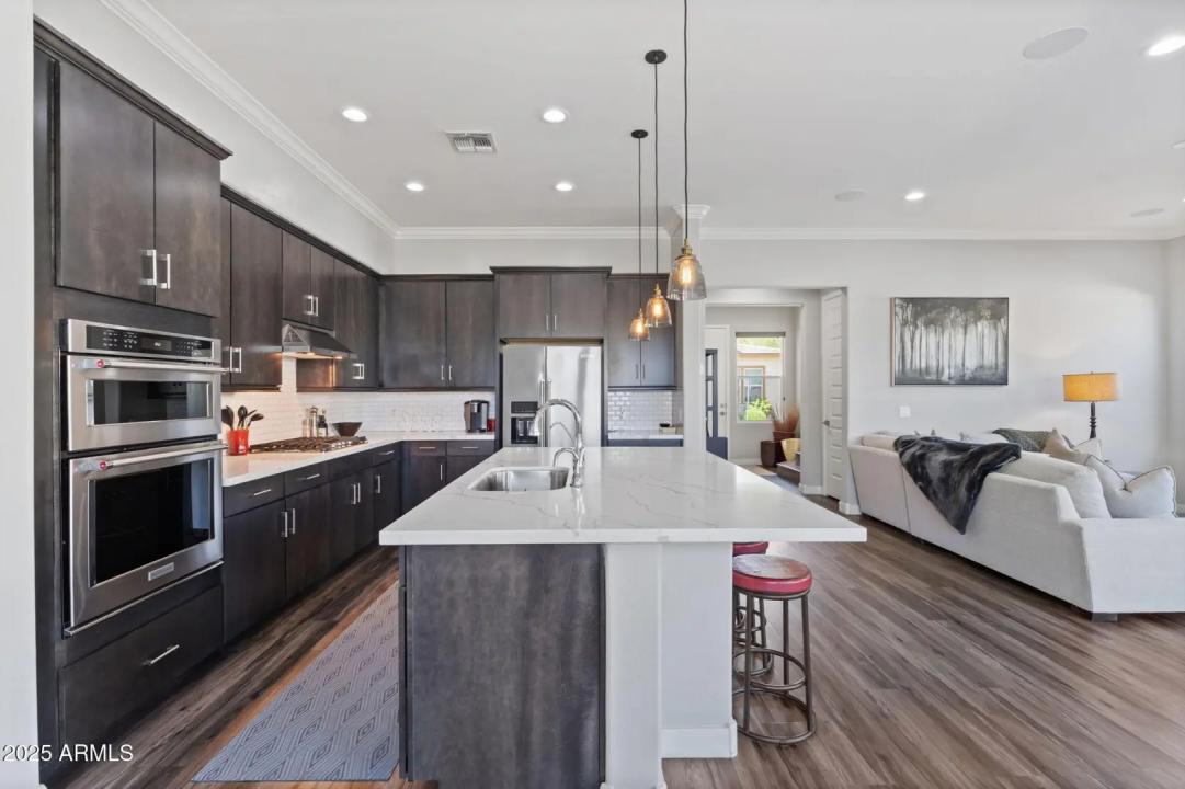 Real Estate Picture 11