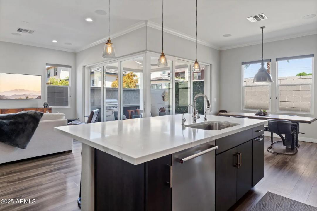 Real Estate Picture 13