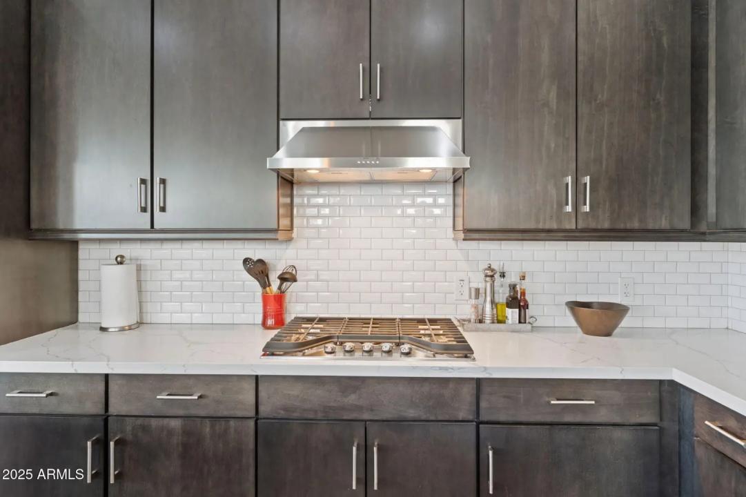 Real Estate Picture 14