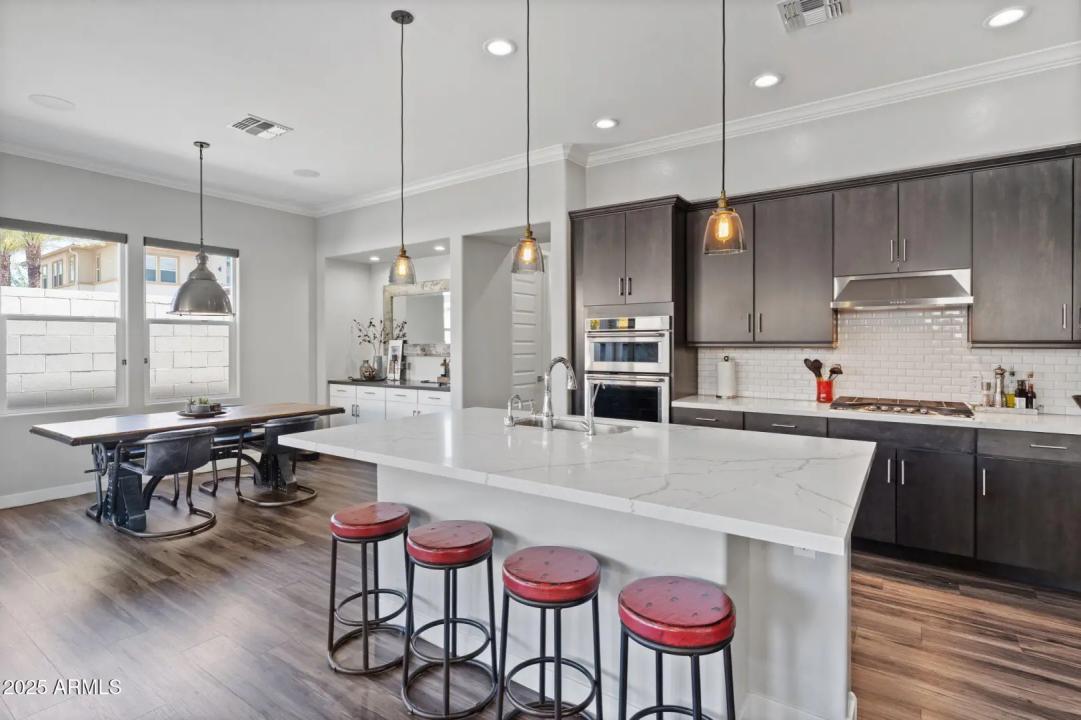 Real Estate Picture 15