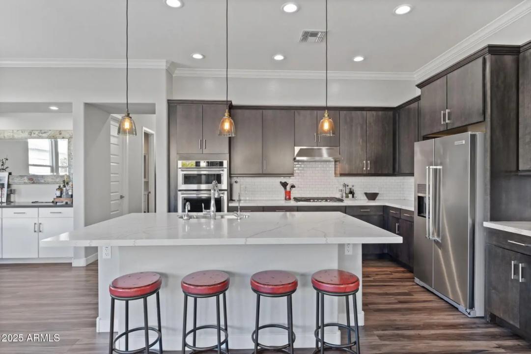 Real Estate Picture 16