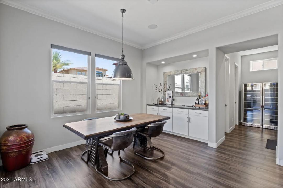 Real Estate Picture 17