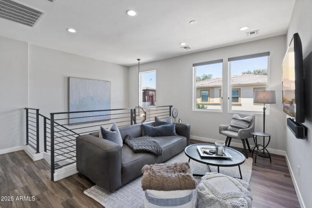 Real Estate Picture 30