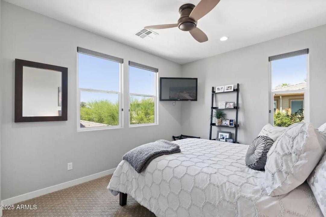 Real Estate Picture 33