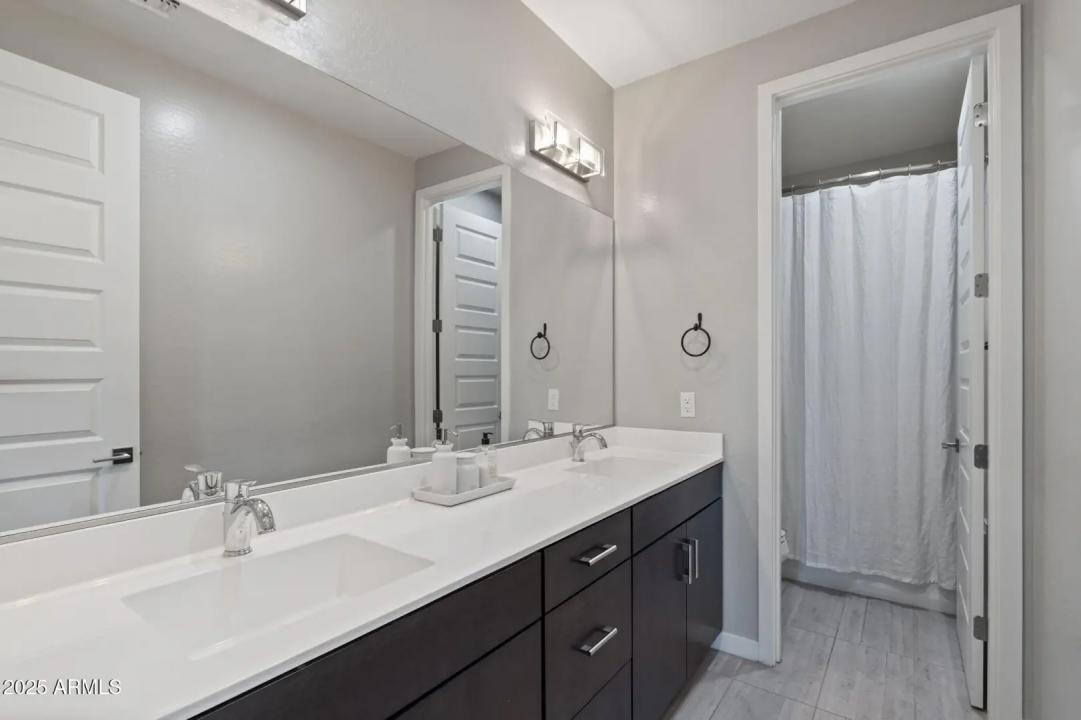 Real Estate Picture 34