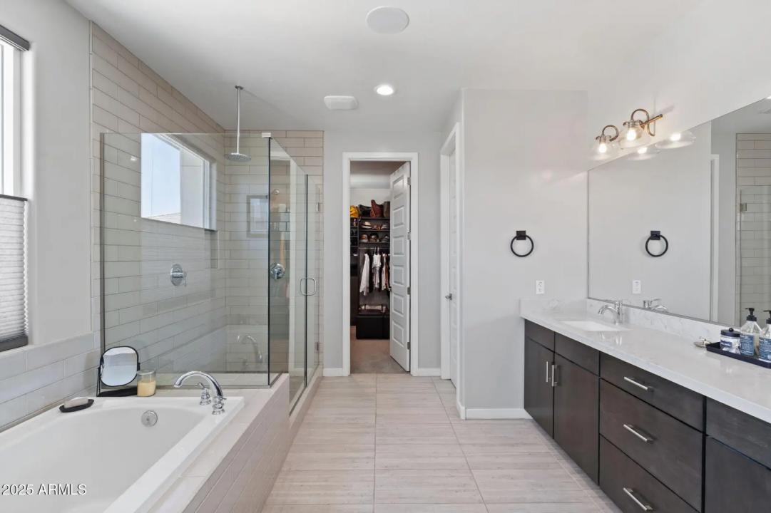Real Estate Picture 42