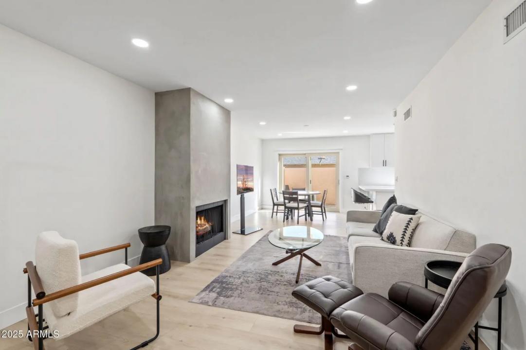 Real Estate Picture 4