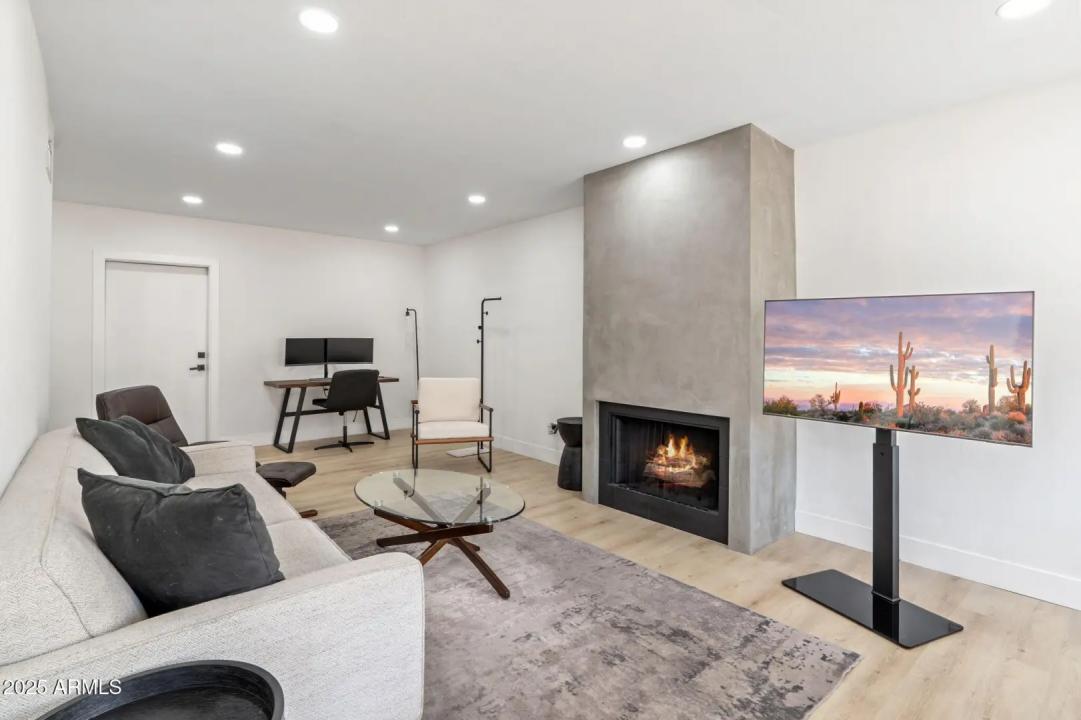 Real Estate Picture 5