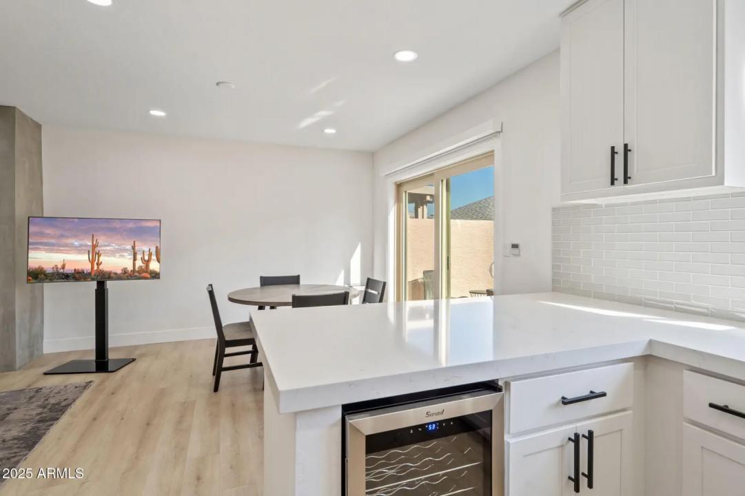 Real Estate Picture 8