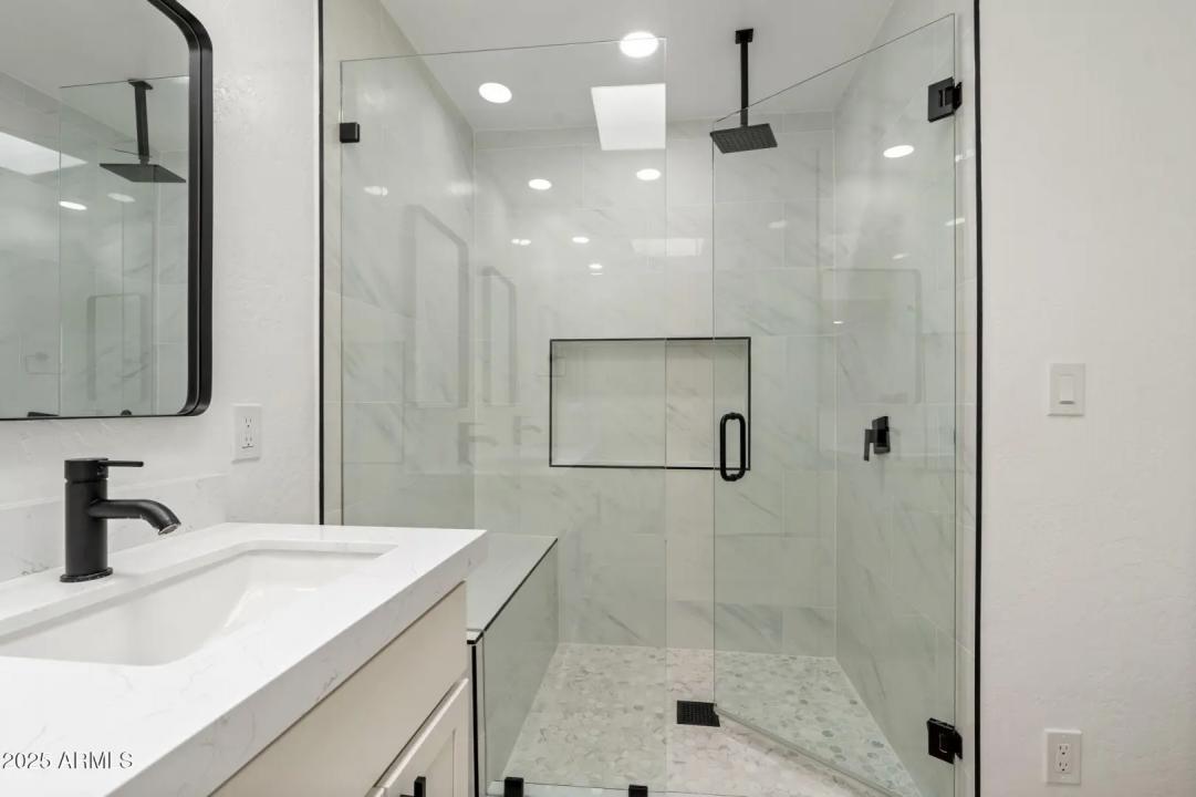 Real Estate Picture 17