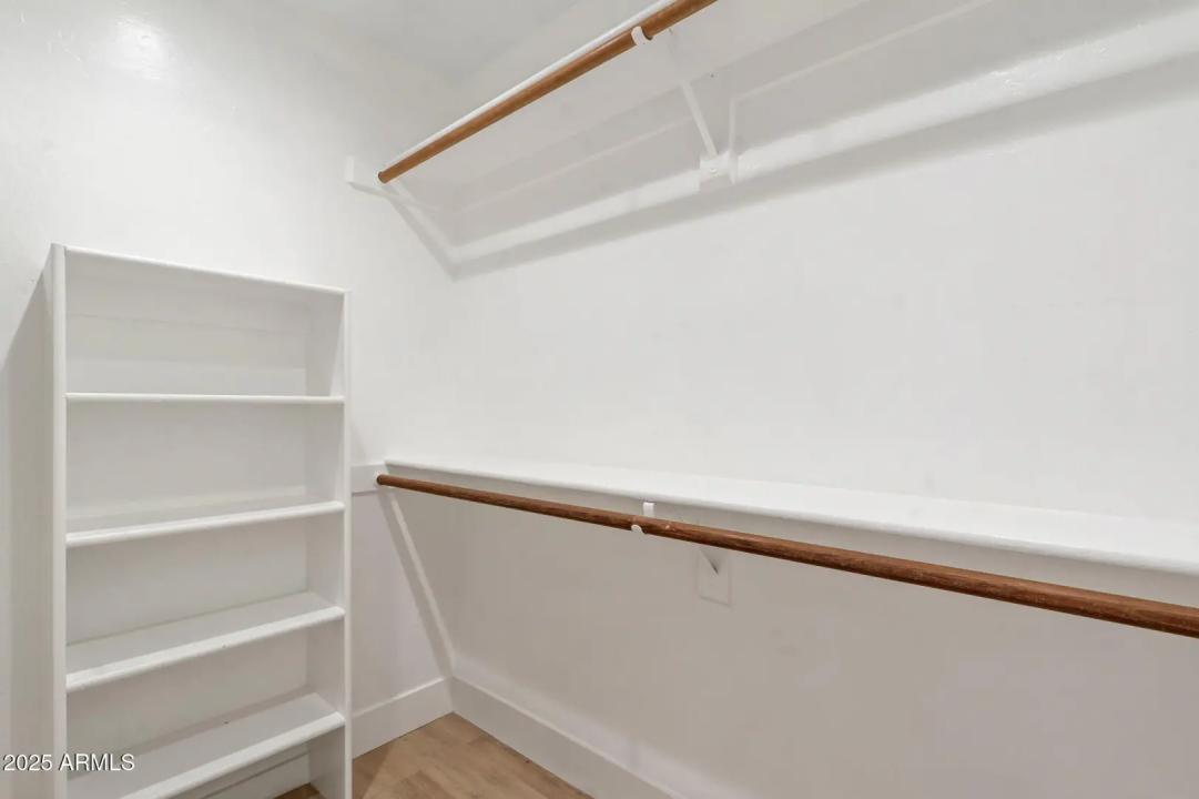 Real Estate Picture 18