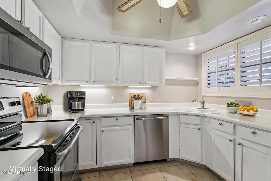 Real Estate Picture 7