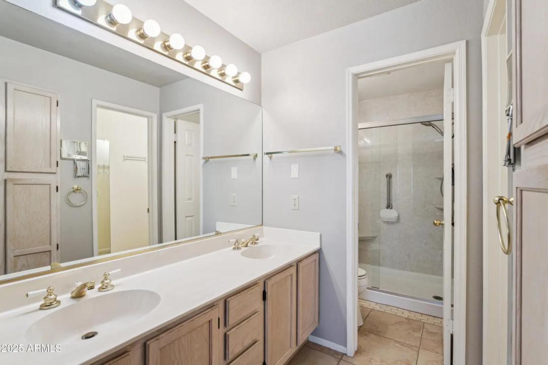 Real Estate Picture 12