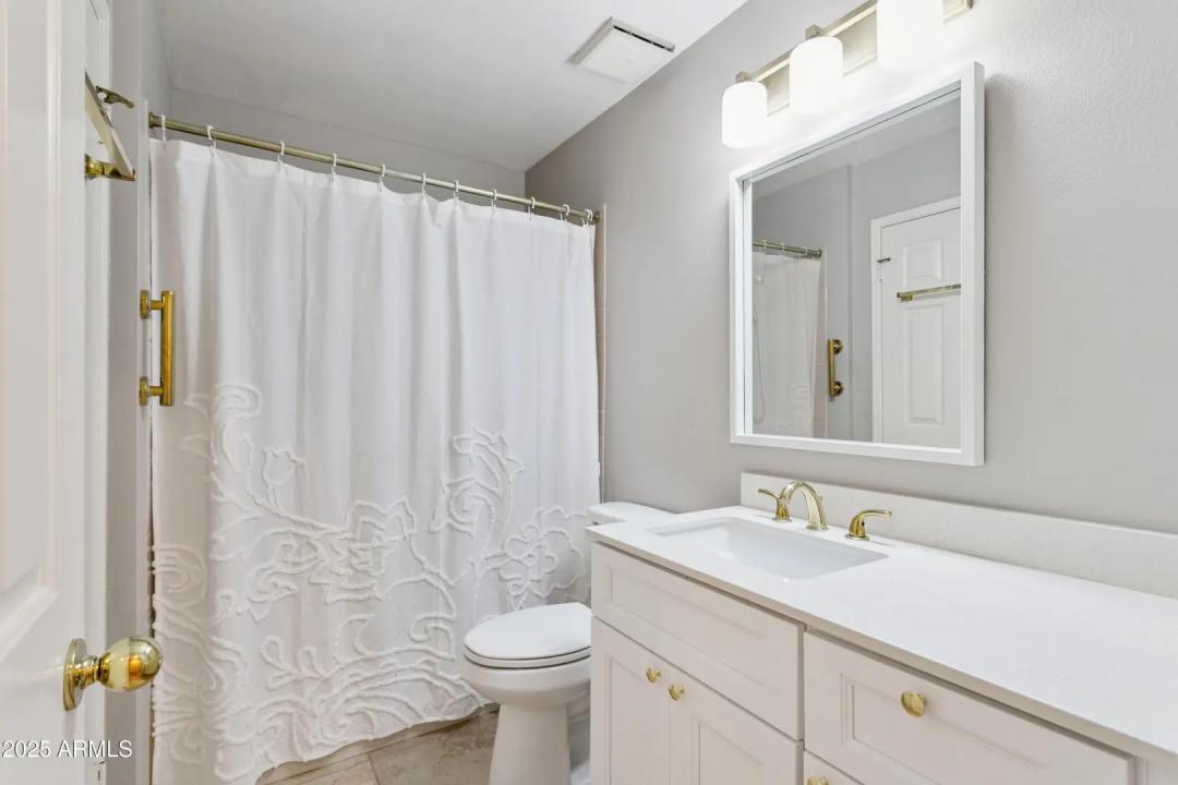 Real Estate Picture 16