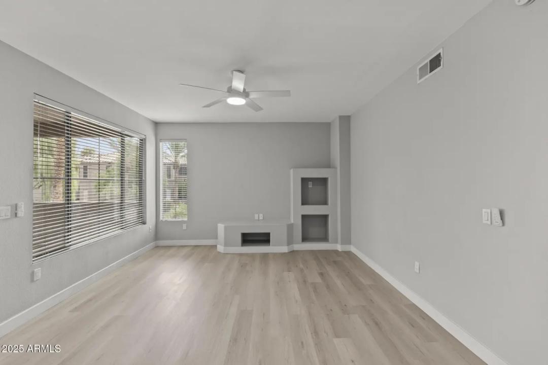Real Estate Picture 7