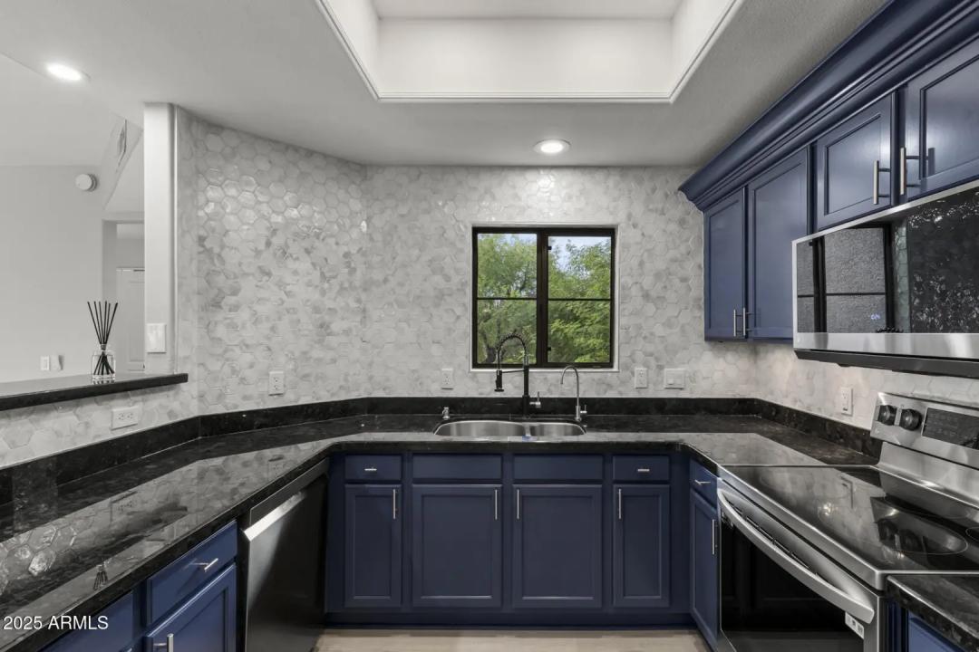 Real Estate Picture 16