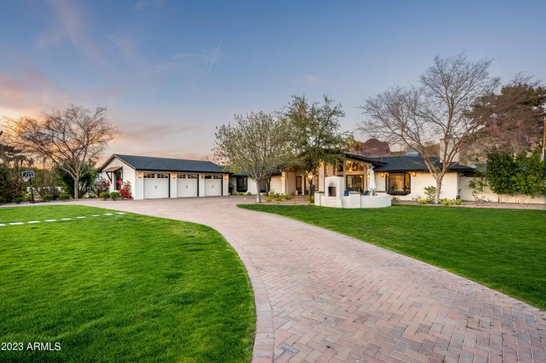 Real Estate Picture 3