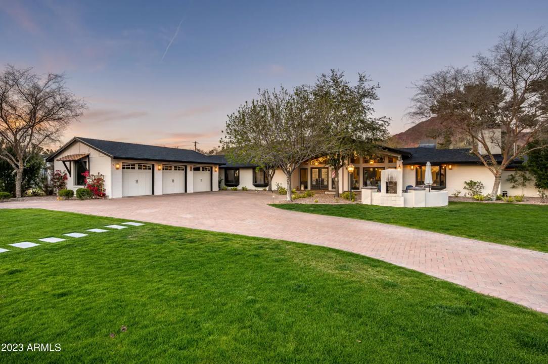 Real Estate Picture 4