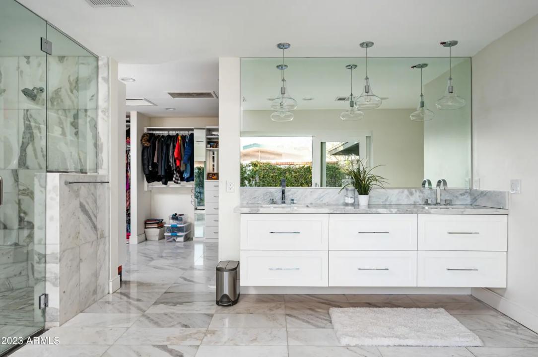 Real Estate Picture 22