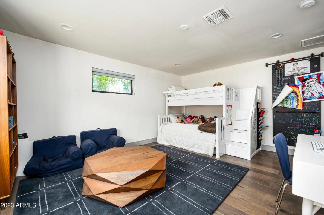 Real Estate Picture 37