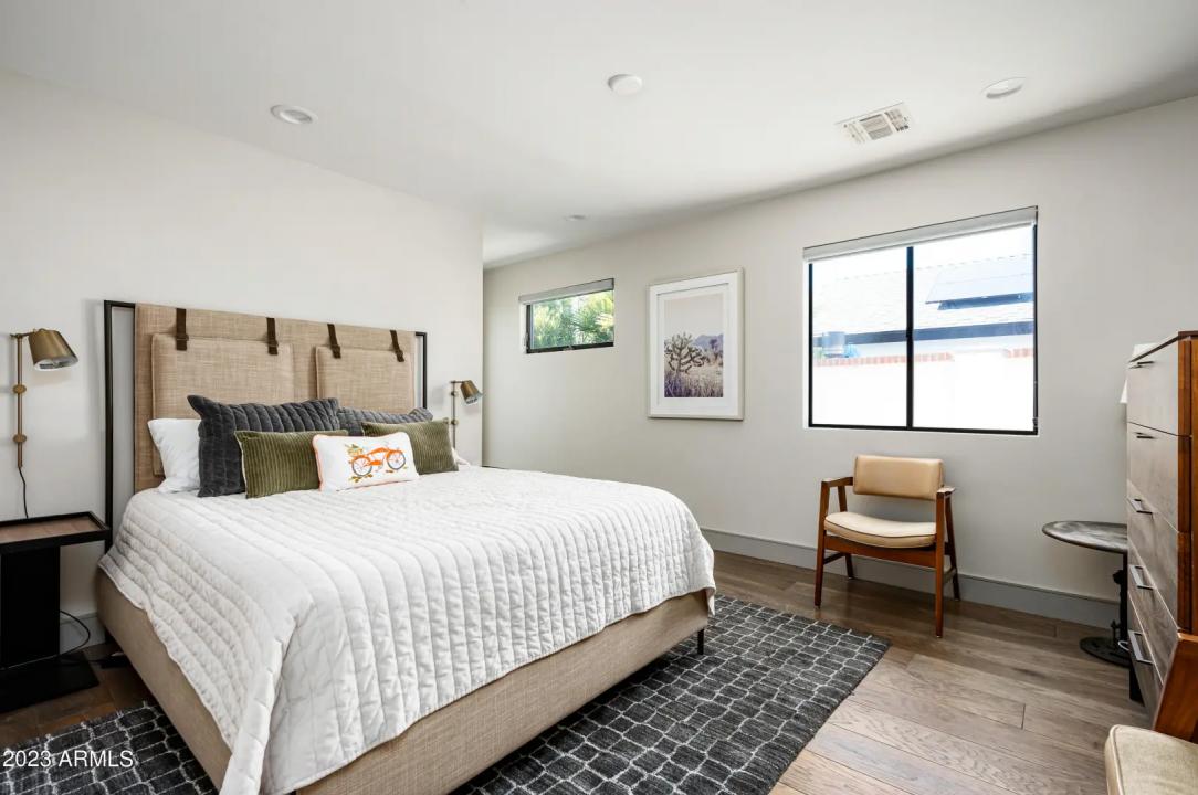 Real Estate Picture 40