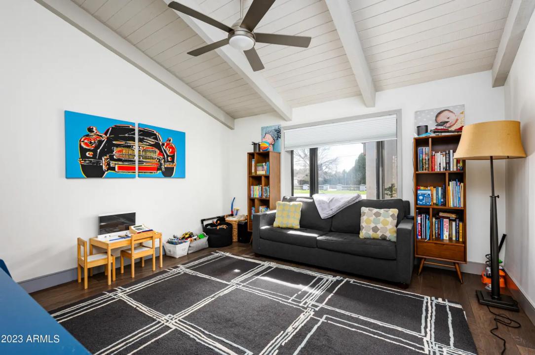 Real Estate Picture 43