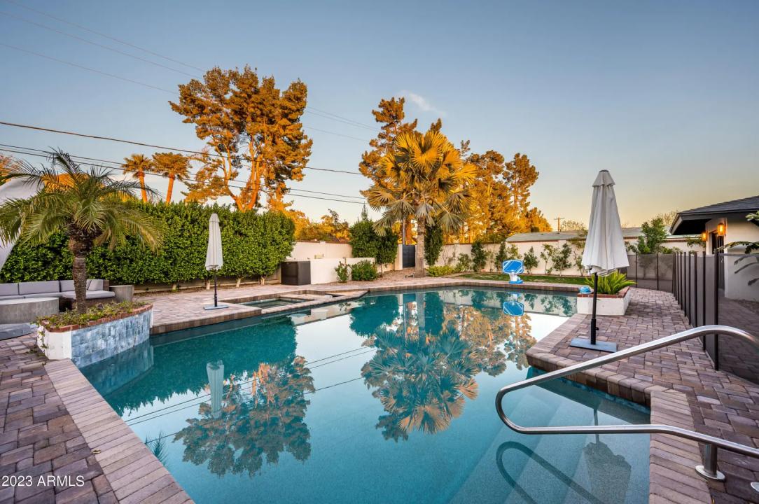 Real Estate Picture 52