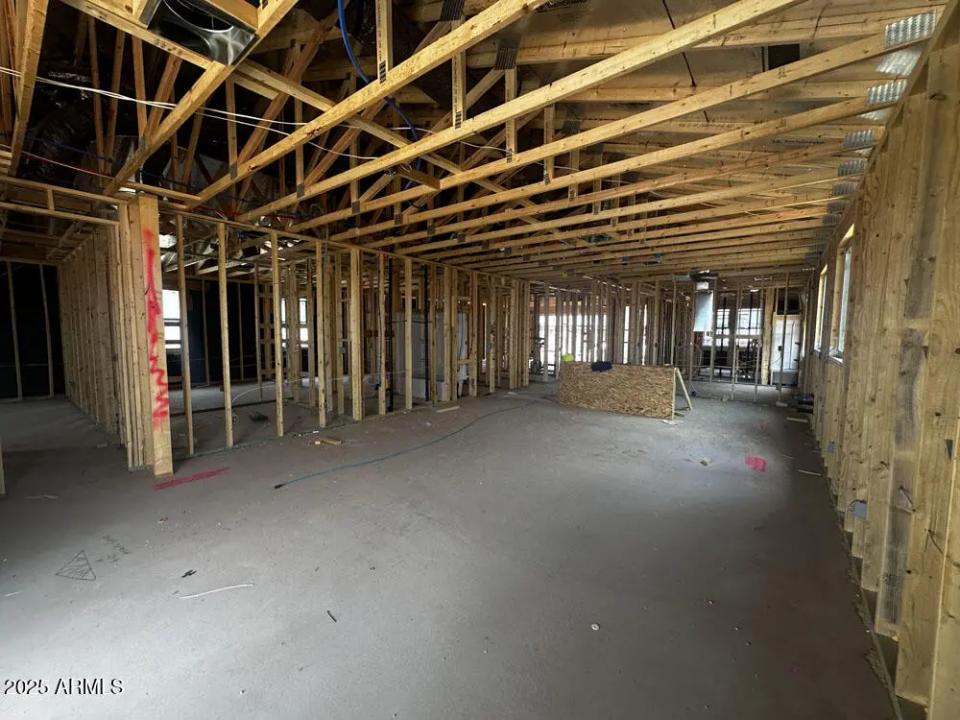 Real Estate Picture 4