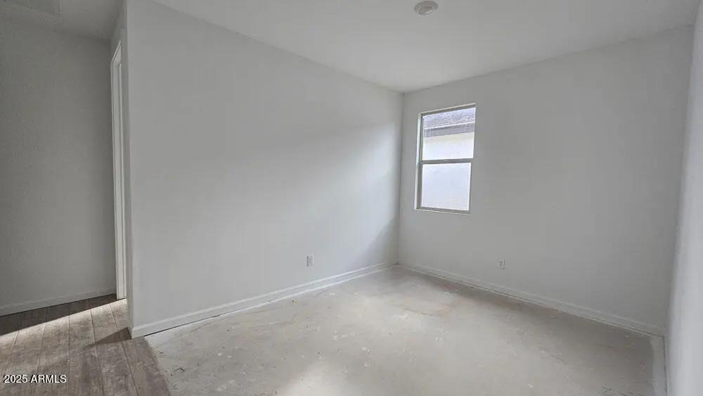 Real Estate Picture 7