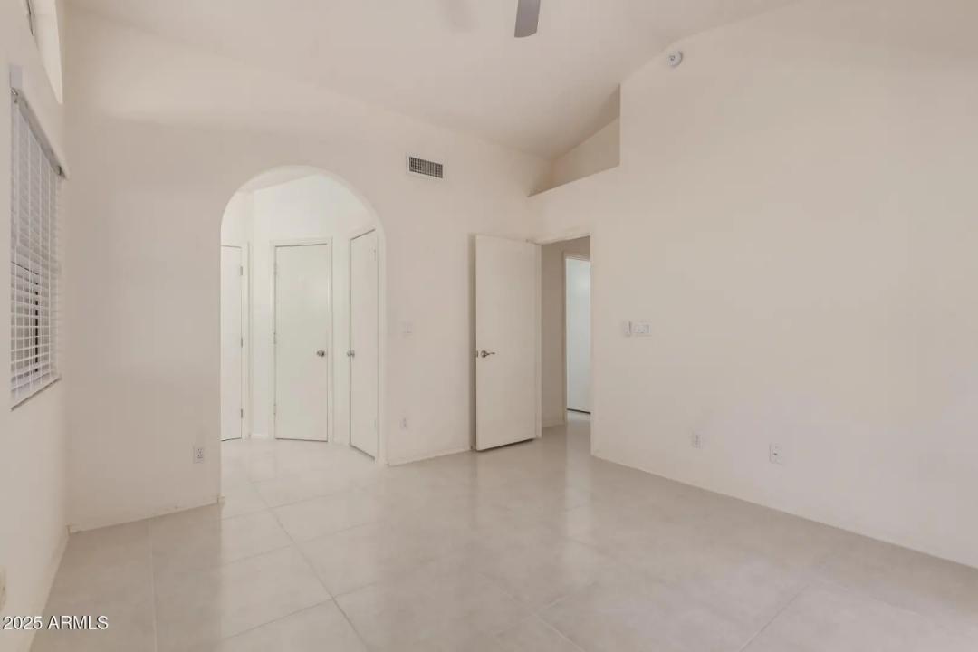 Real Estate Picture 16