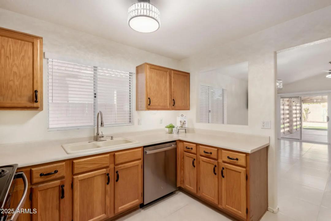 Real Estate Picture 9