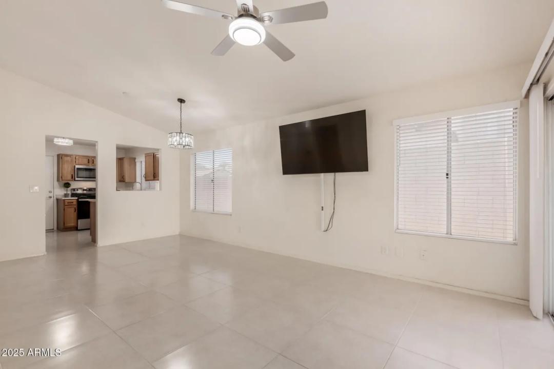 Real Estate Picture 15