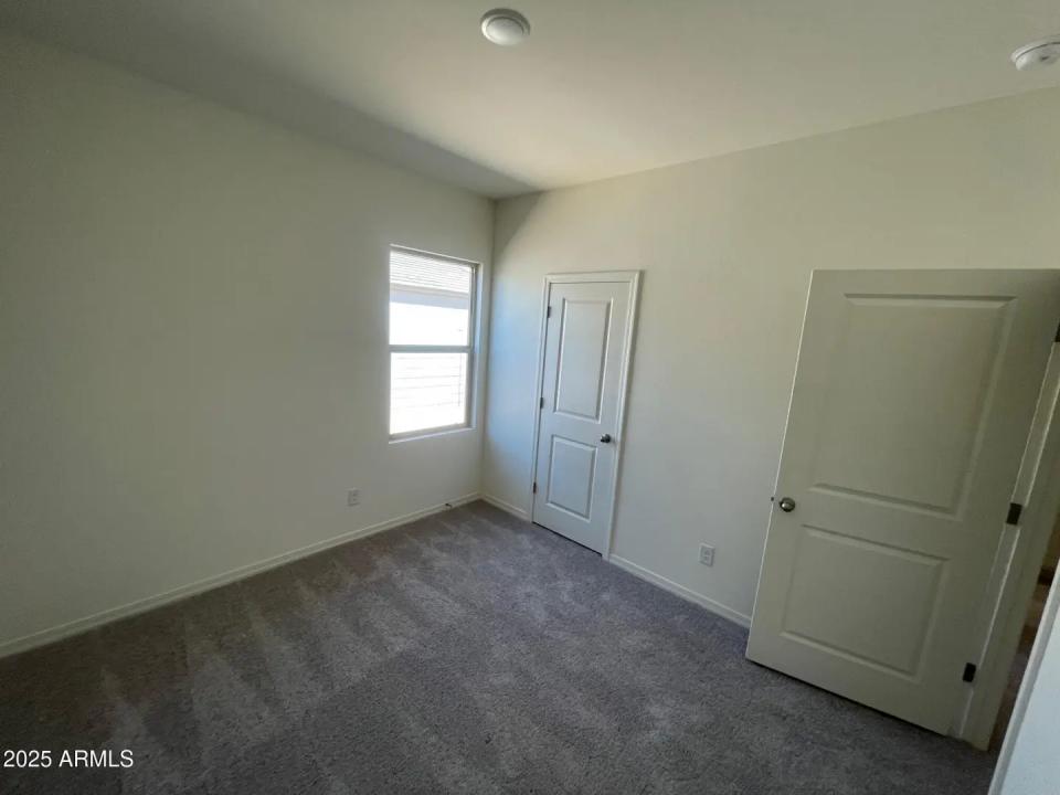 Real Estate Picture 4