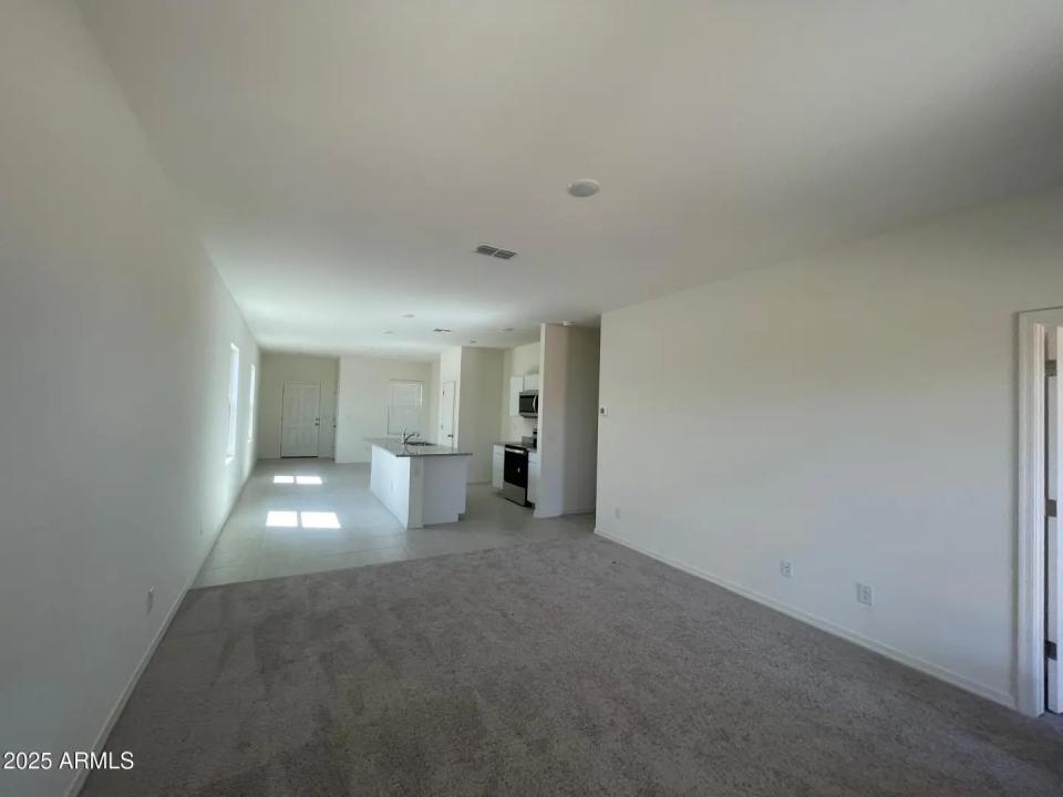 Real Estate Picture 6