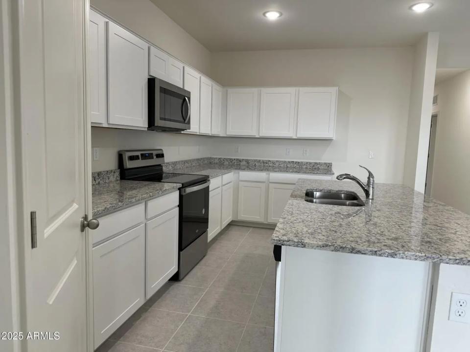 Real Estate Picture 6