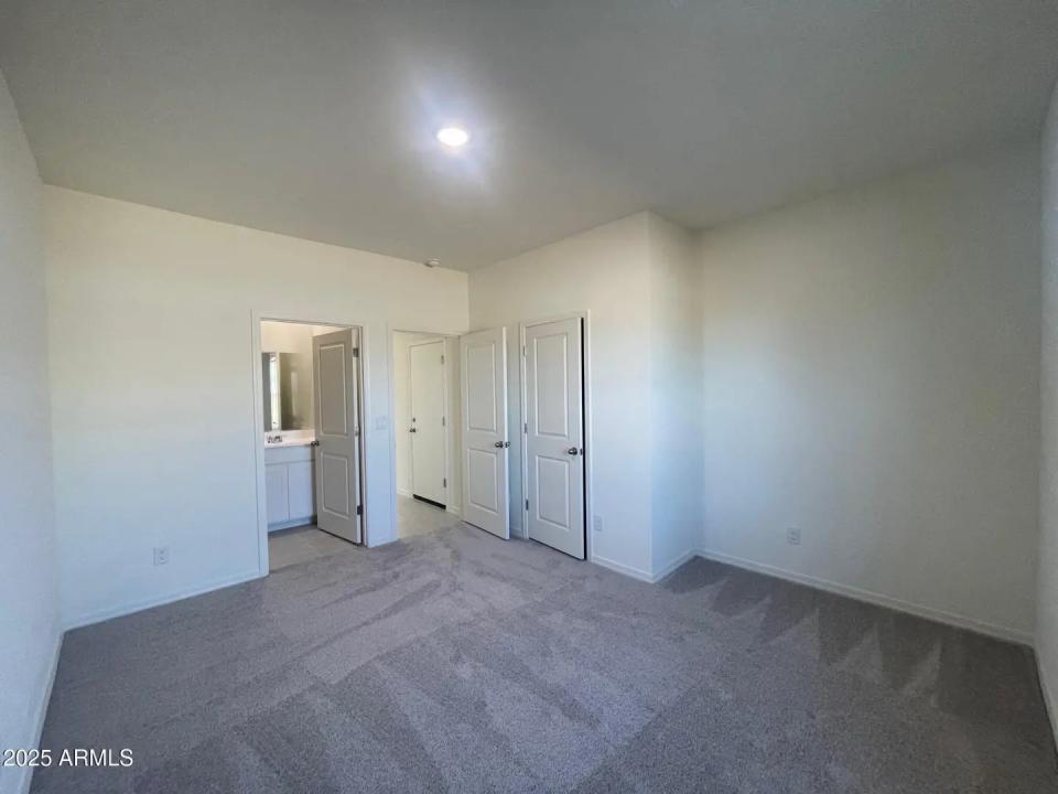 Real Estate Picture 5