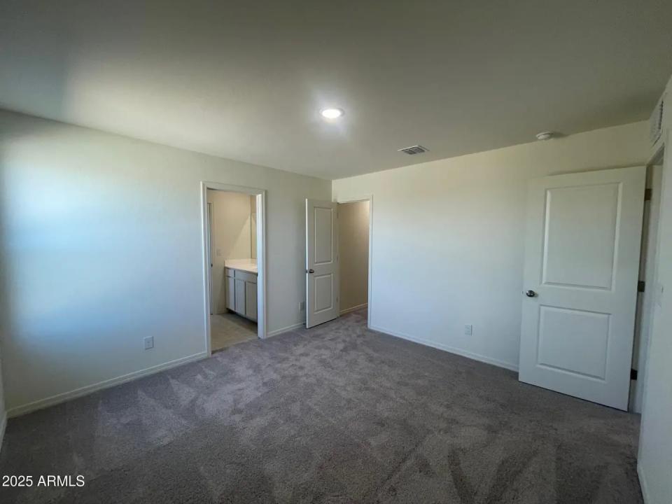 Real Estate Picture 6