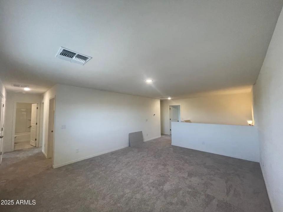 Real Estate Picture 9