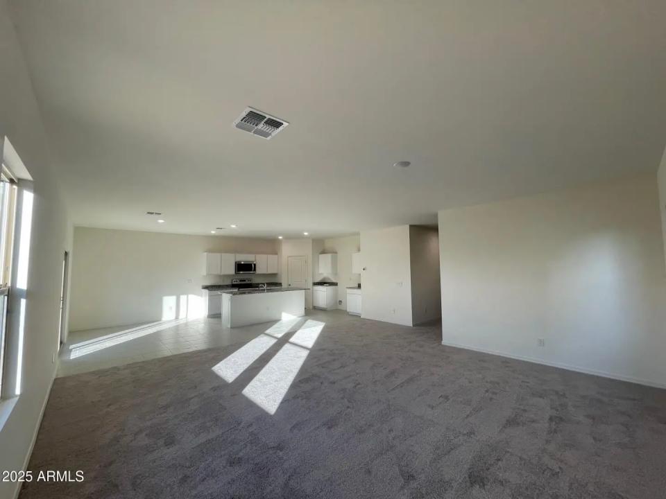 Real Estate Picture 15