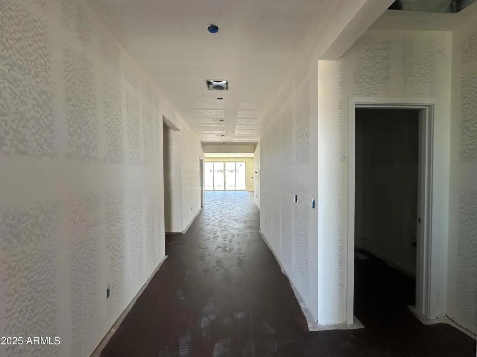 Real Estate Picture 3
