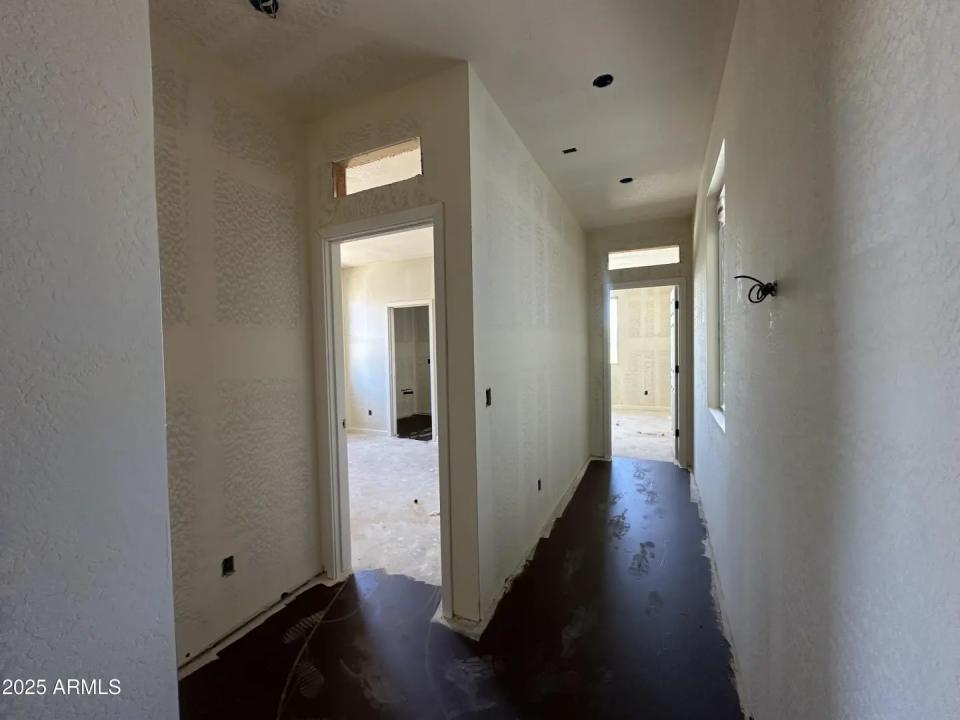 Real Estate Picture 4