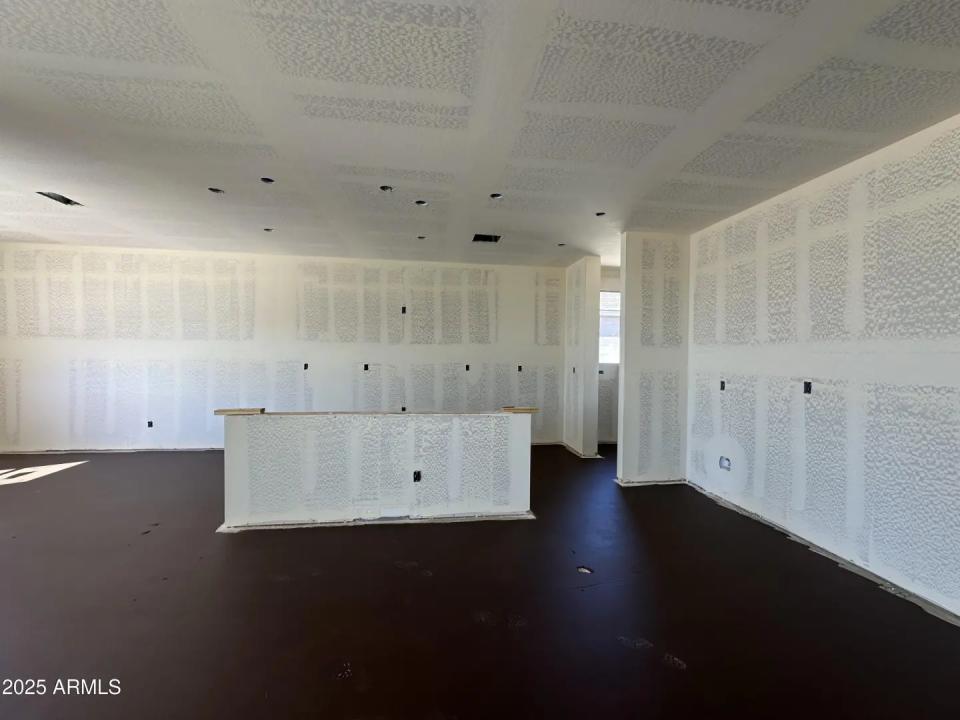 Real Estate Picture 15