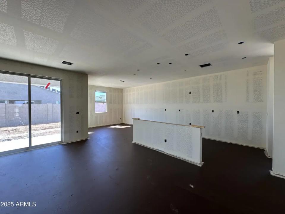 Real Estate Picture 17