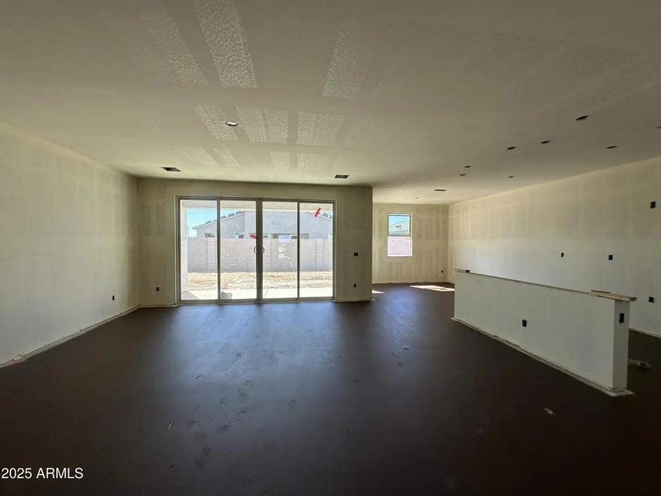 Real Estate Picture 18