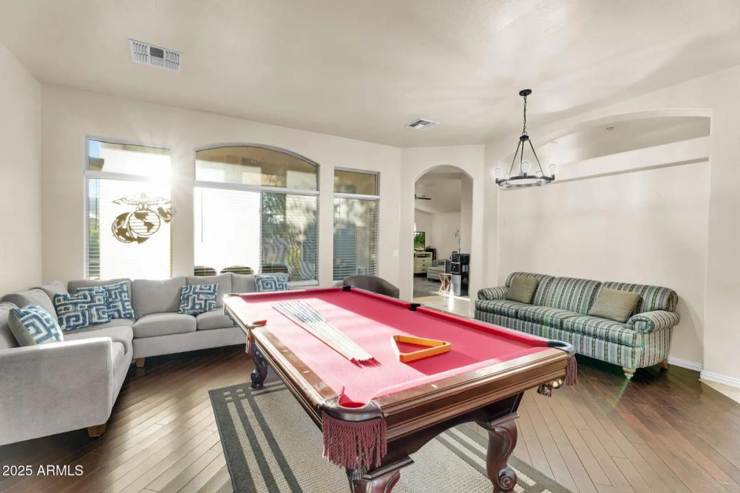 Real Estate Picture 4